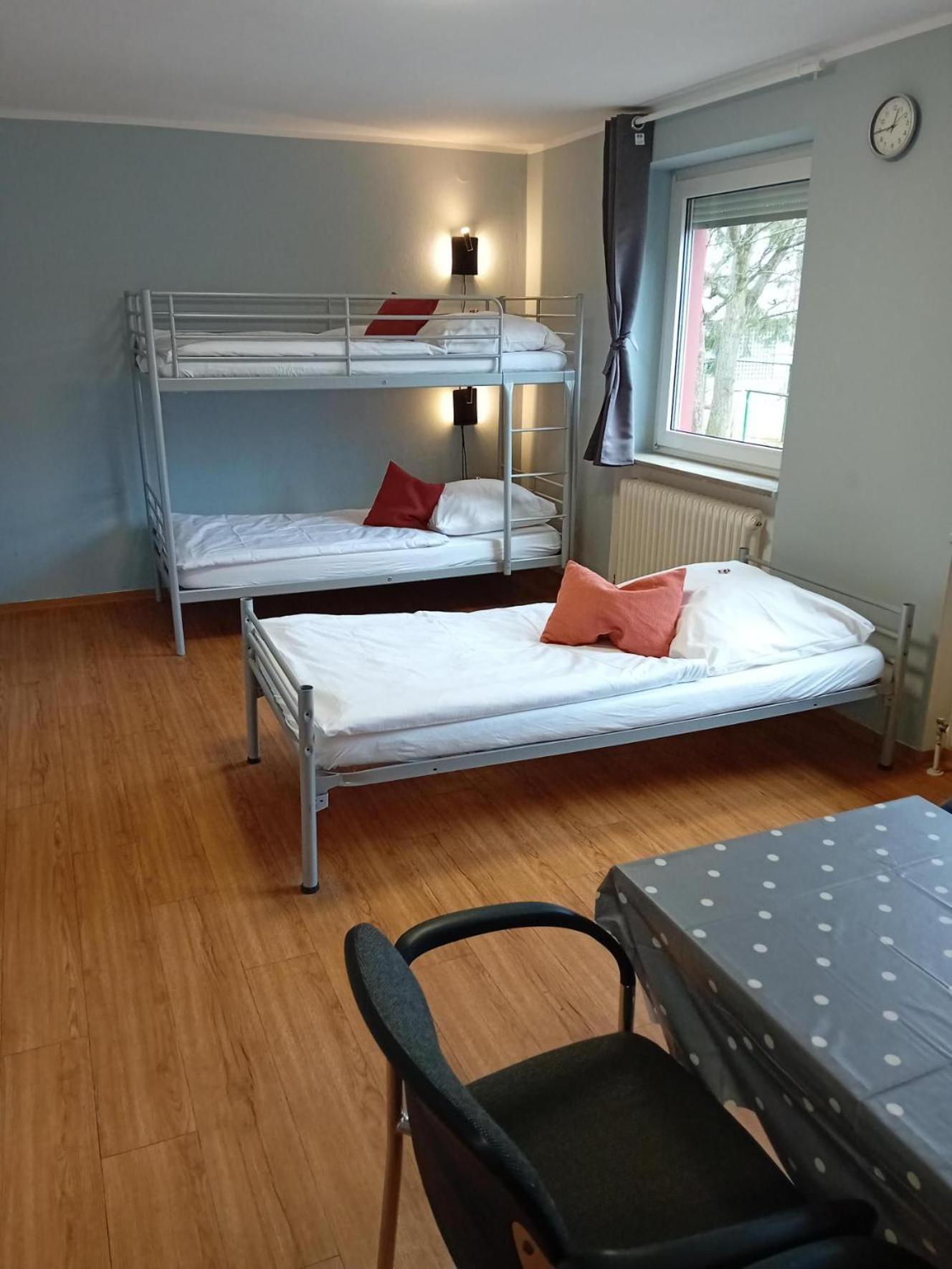 1, 2, Sleep Hostel Nuernberg Messe Εξωτερικό φωτογραφία
