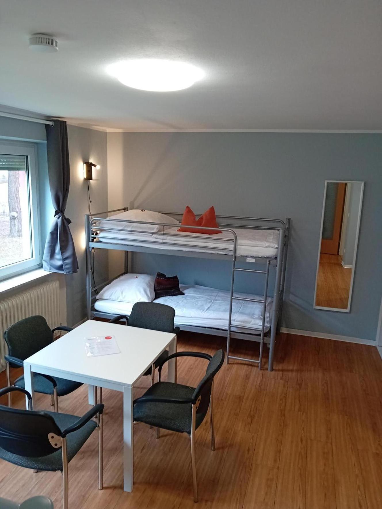1, 2, Sleep Hostel Nuernberg Messe Εξωτερικό φωτογραφία